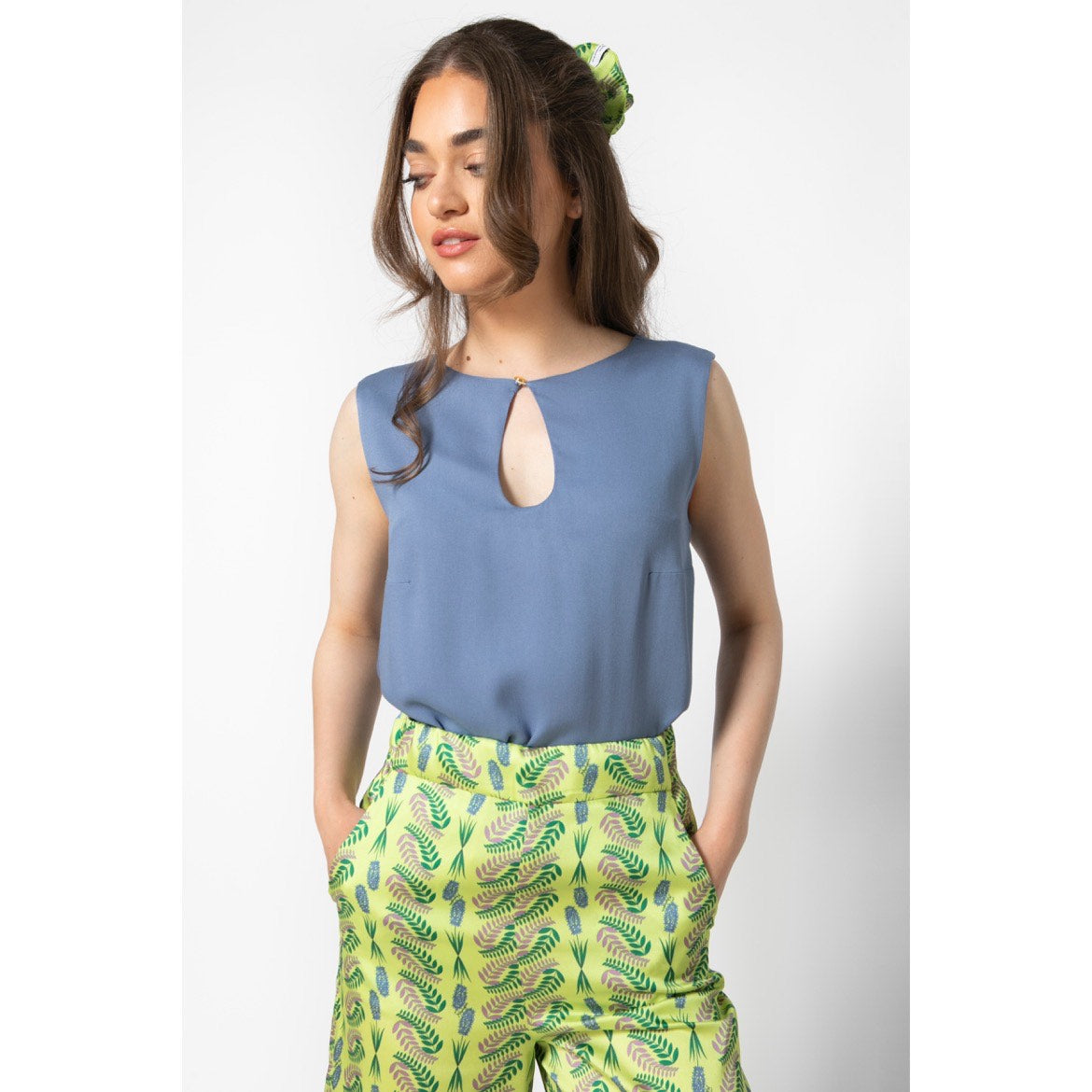 Iris Top - Sleeveless Viscose Top with Keyhole Neckline